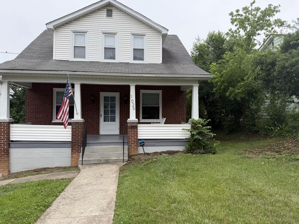 1029 15Th ST SE, Roanoke, VA 24013