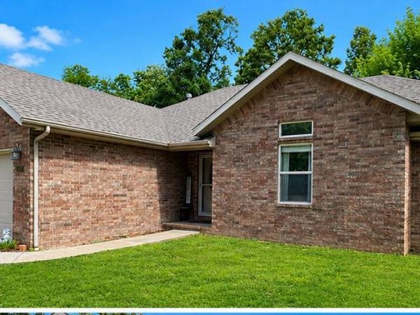 1027 Nickolas Street, Aurora, MO 65605