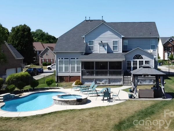 286 Corona Circle , Mooresville, NC 28117