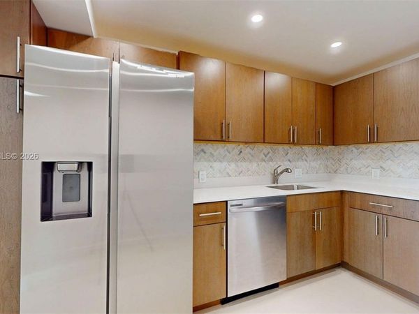 20100 W Country Club Dr, Unit 801, Aventura, FL 33180