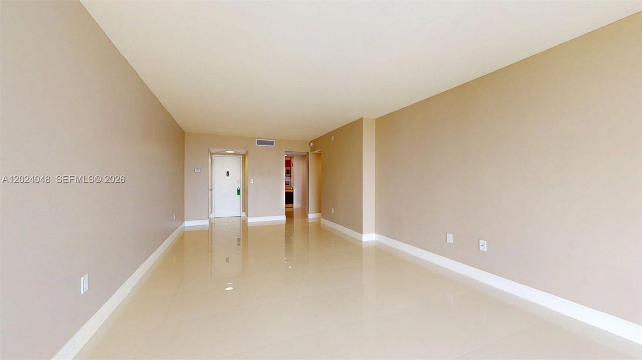 20100 W Country Club Dr, Unit 801, Aventura, FL 33180 Photo