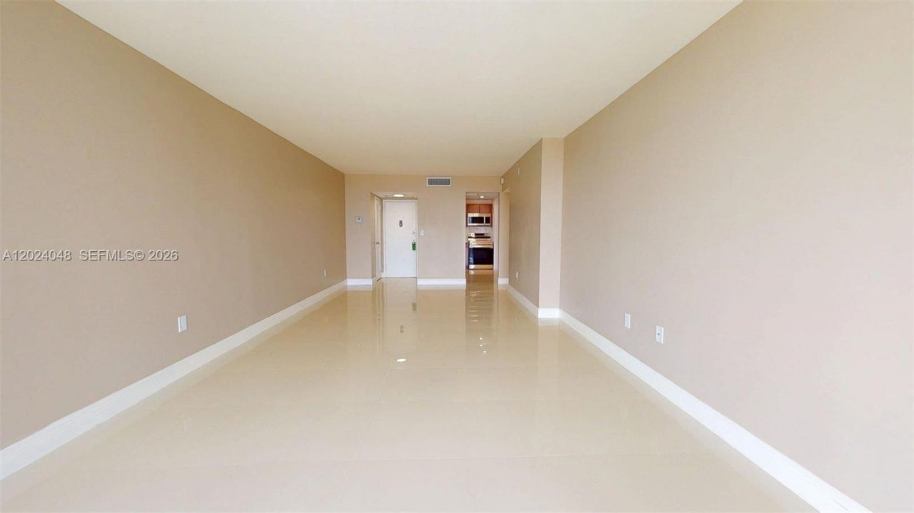 20100 W Country Club Dr, Unit 801, Aventura, FL 33180 Photo