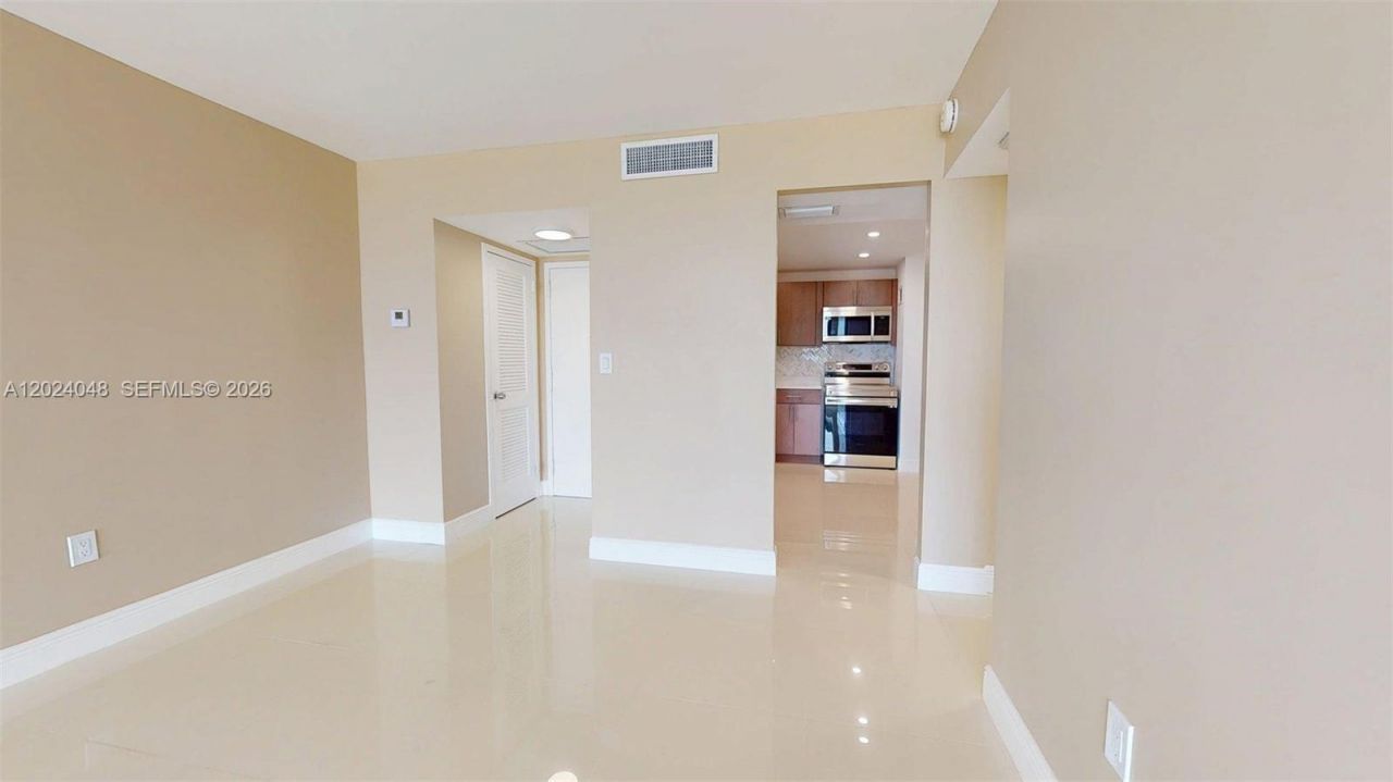 20100 W Country Club Dr, Unit 801, Aventura, FL 33180 Photo