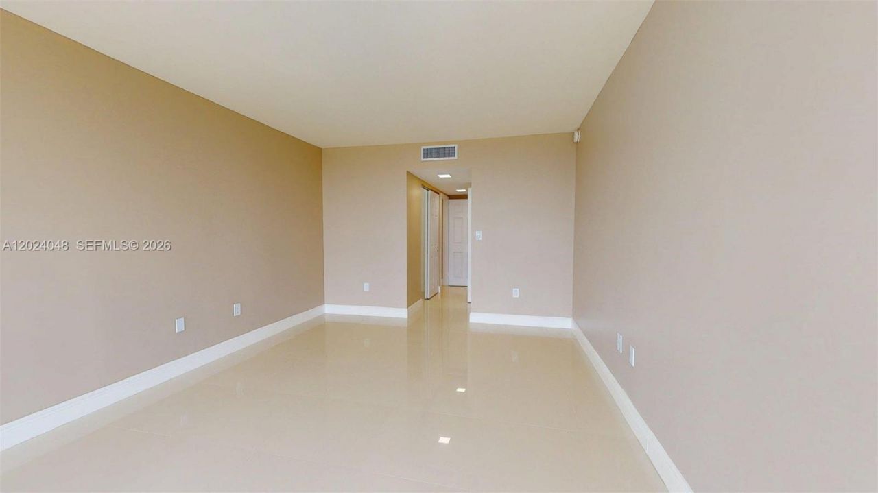 20100 W Country Club Dr, Unit 801, Aventura, FL 33180 Photo