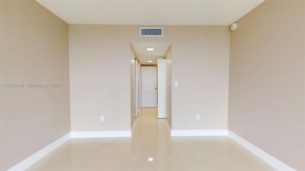 20100 W Country Club Dr, Unit 801, Aventura, FL 33180 Photo