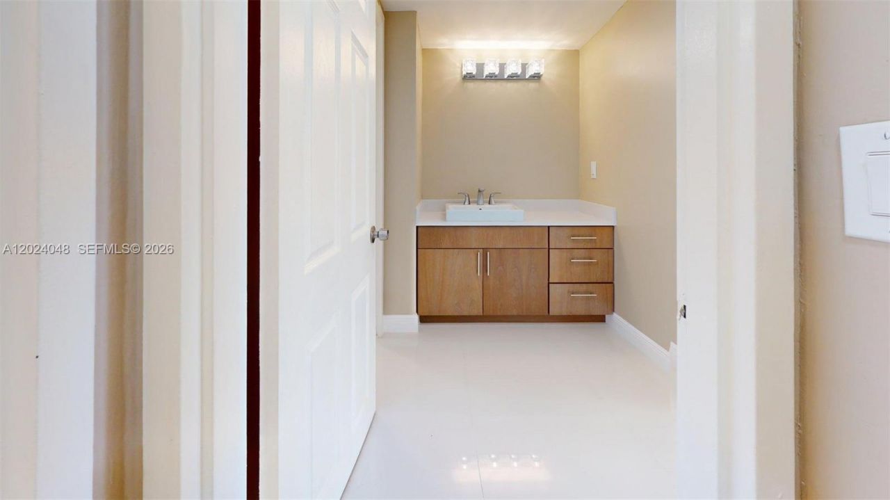 20100 W Country Club Dr, Unit 801, Aventura, FL 33180 Photo