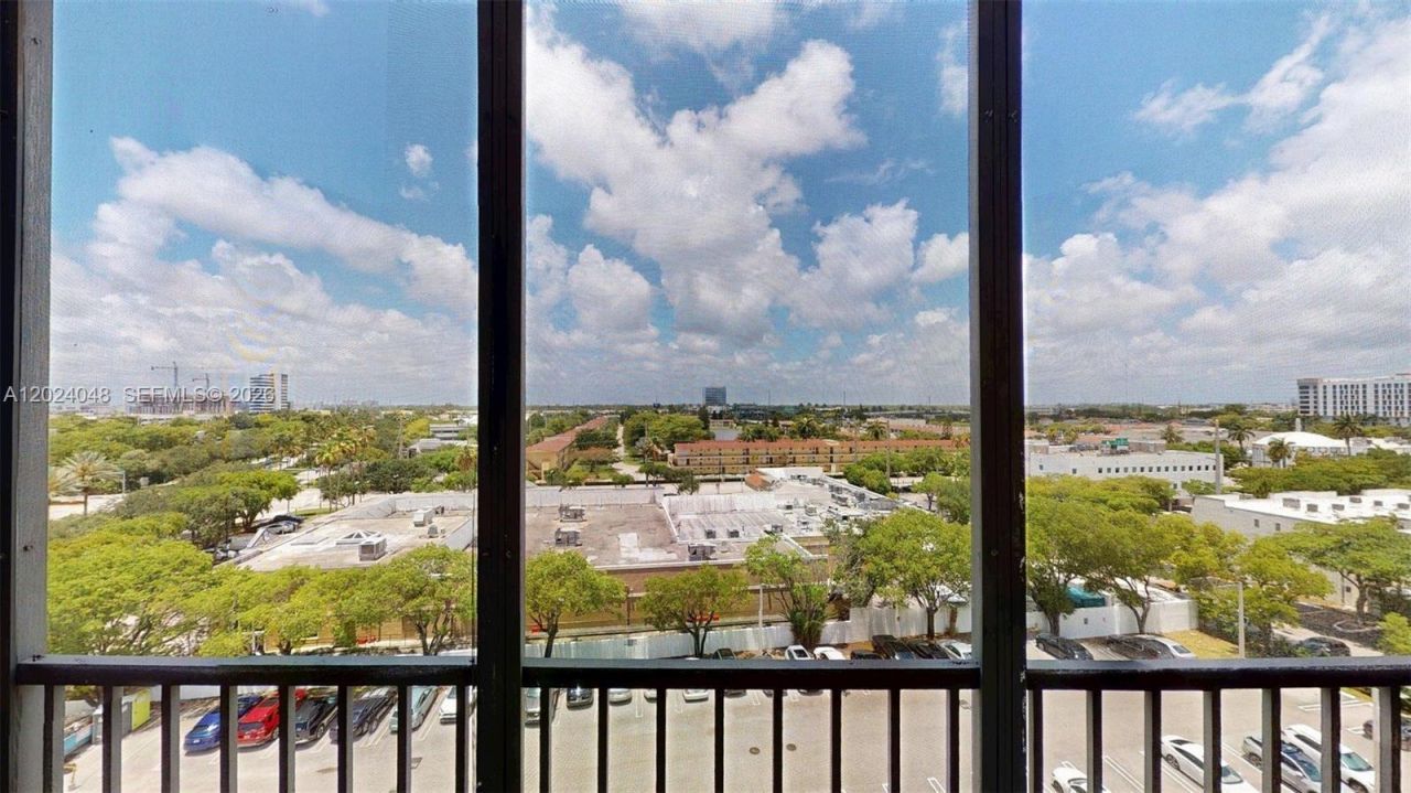20100 W Country Club Dr, Unit 801, Aventura, FL 33180 Photo