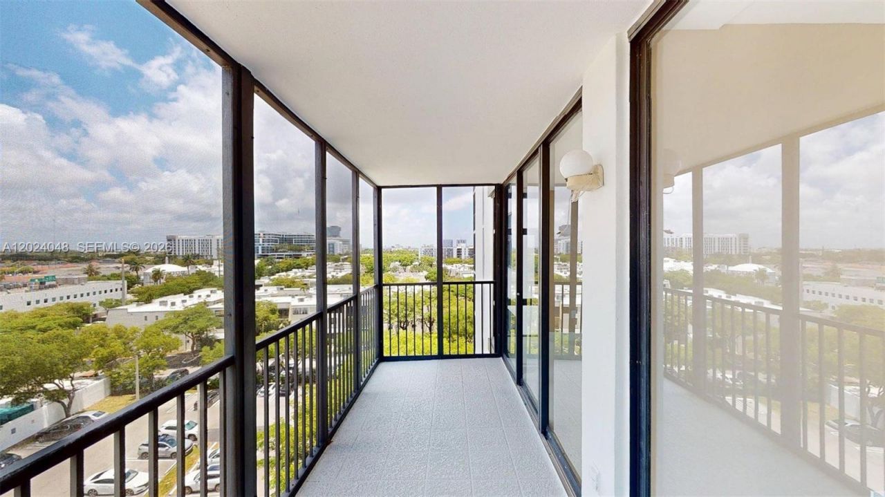 20100 W Country Club Dr, Unit 801, Aventura, FL 33180 Photo