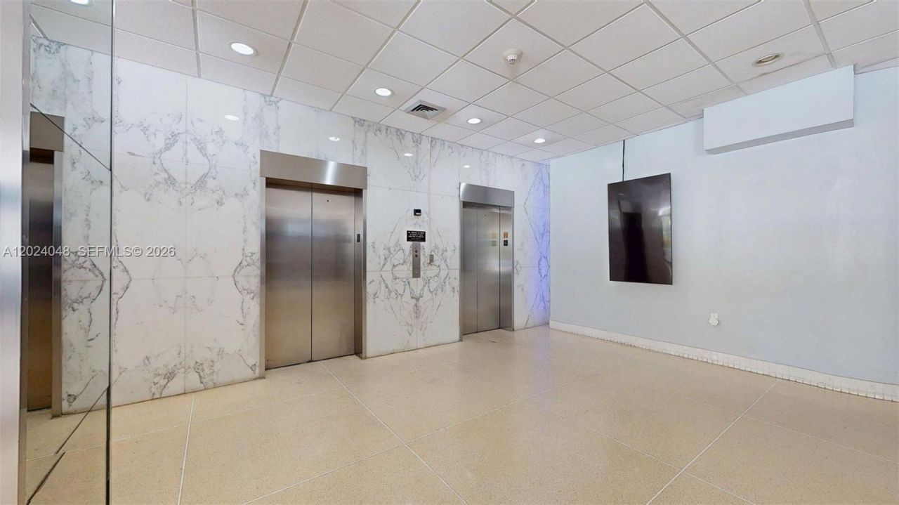 20100 W Country Club Dr, Unit 801, Aventura, FL 33180 Photo