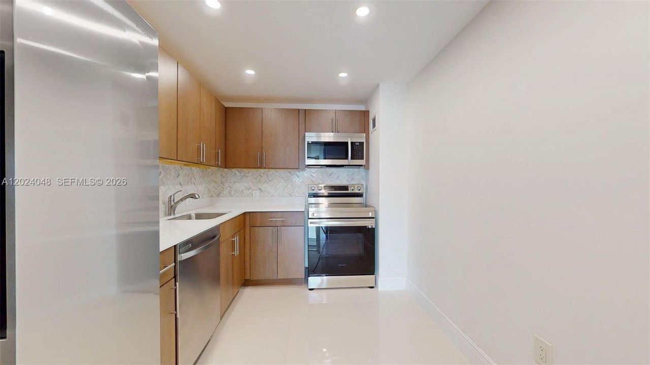 20100 W Country Club Dr, Unit 801, Aventura, FL 33180 Photo
