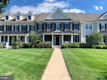 3704 LISETER GARDENS , NEWTOWN SQUARE, PA 19073