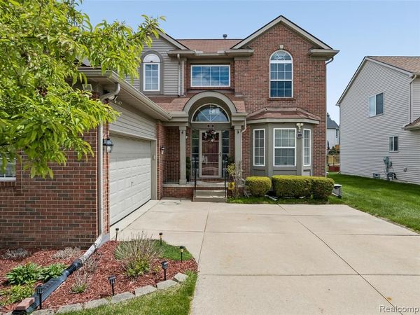 216 Tucker Street, Pontiac, MI 48341