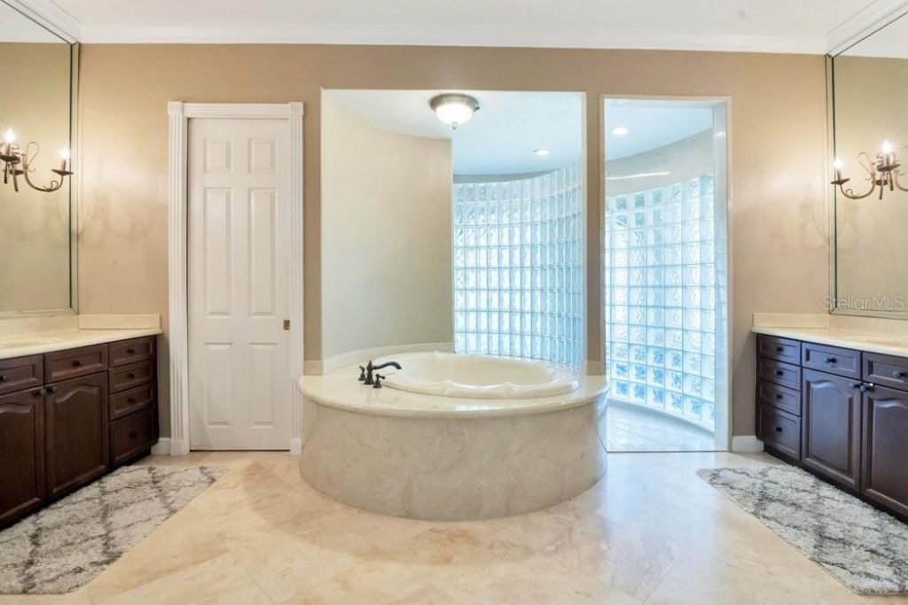 7718 Debeaubien Drive, Orlando, FL 32835 Photo