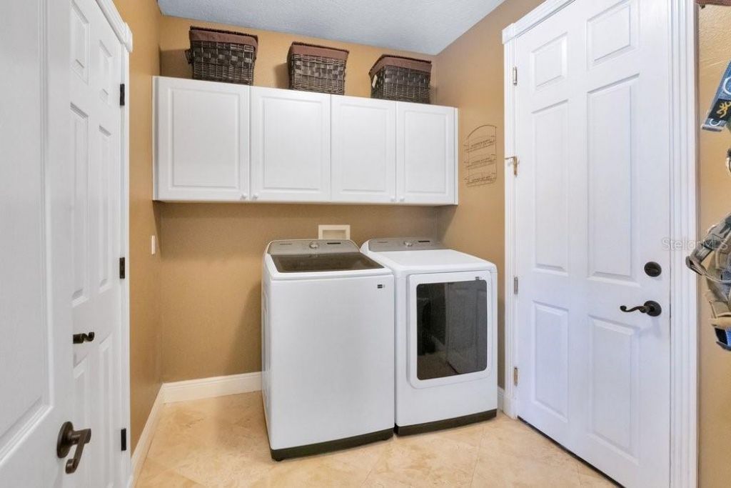 7718 Debeaubien Drive, Orlando, FL 32835 Photo