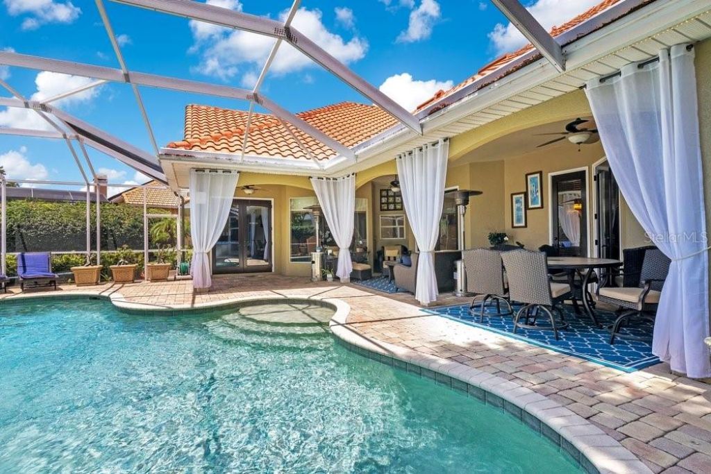 7718 Debeaubien Drive, Orlando, FL 32835 Photo