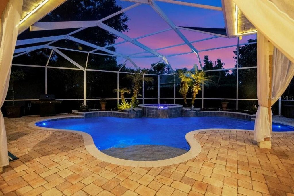7718 Debeaubien Drive, Orlando, FL 32835 Photo