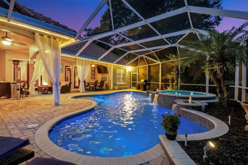 7718 Debeaubien Drive, Orlando, FL 32835 Photo
