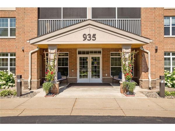 935 Ferndale Street N, Unit 317, Maplewood, MN 55119