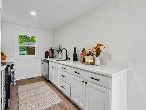 711 Elissa Dr , Nashville, TN 37217