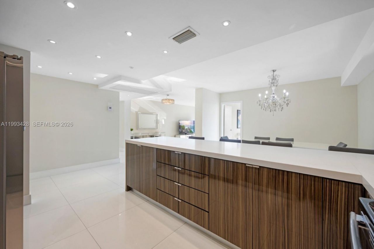 19370 Collins Ave , Unit 916, Sunny Isles Beach, FL 33160 Photo