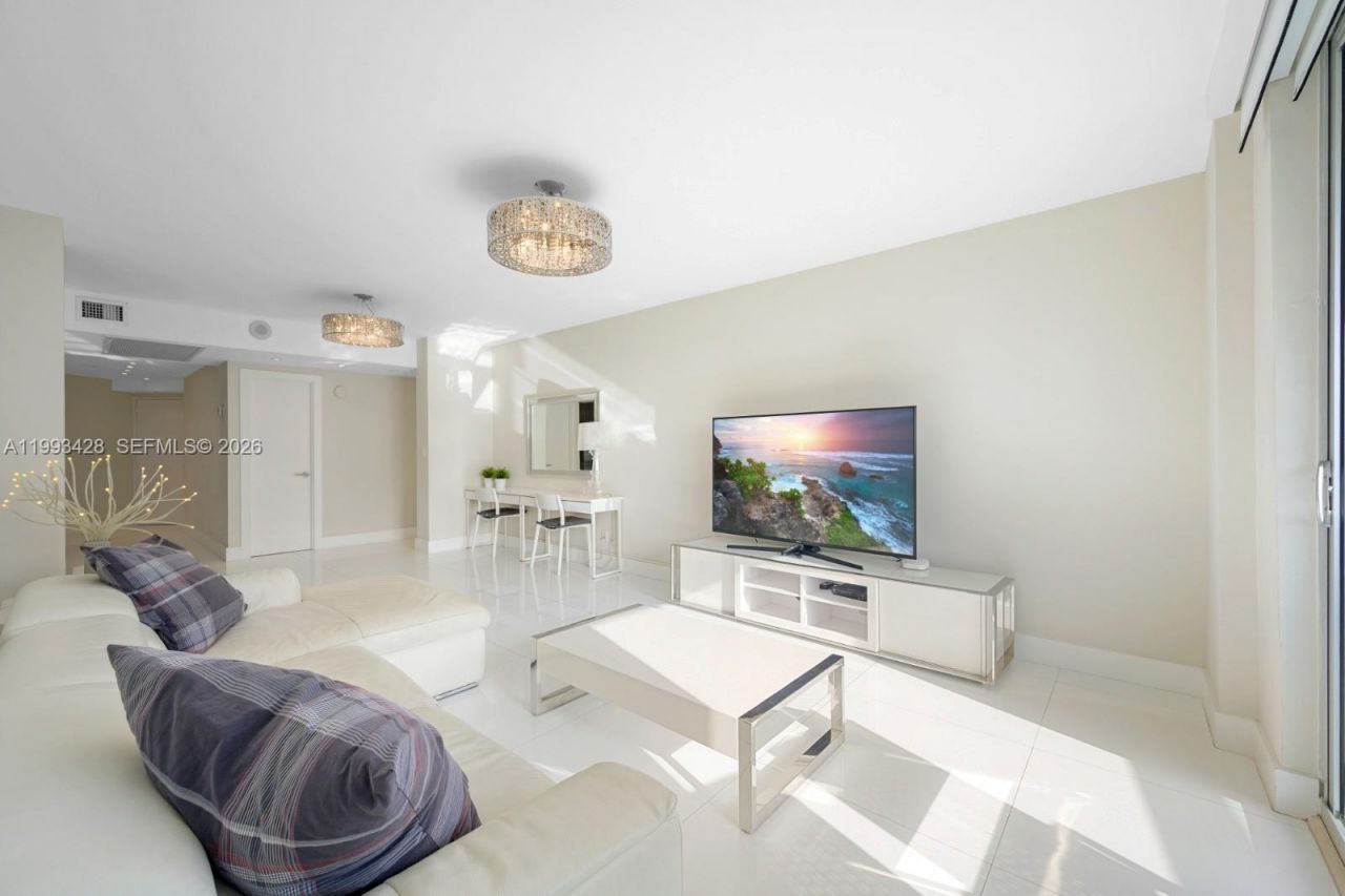 19370 Collins Ave , Unit 916, Sunny Isles Beach, FL 33160 Photo