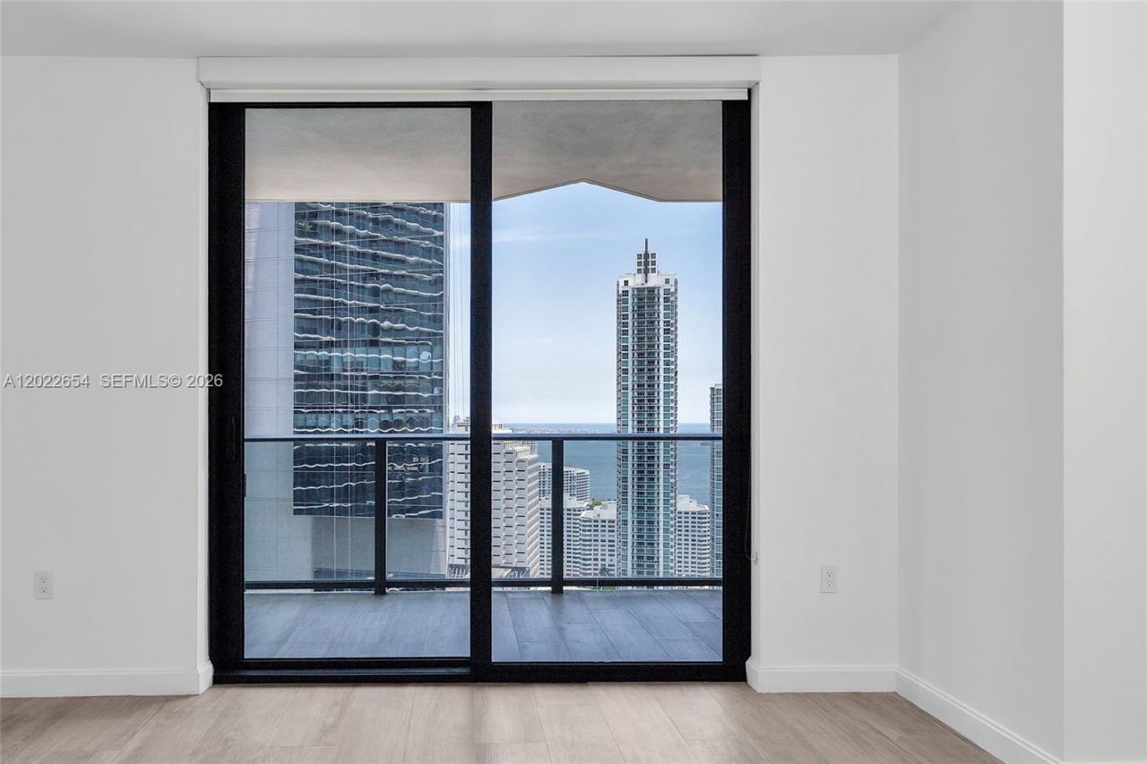 45 SW 9th St , Unit 3502, Miami, FL 33130 Photo