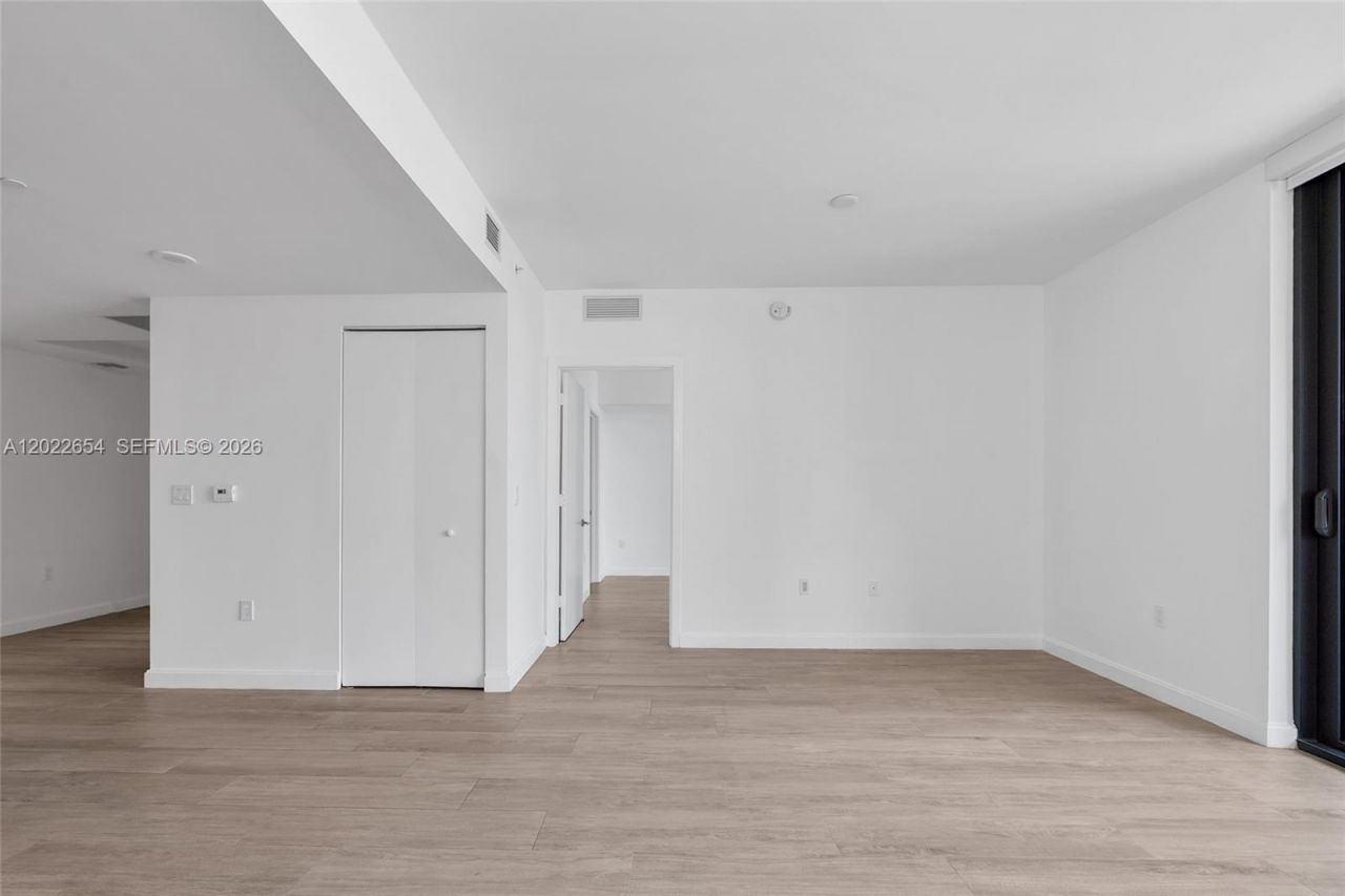 45 SW 9th St , Unit 3502, Miami, FL 33130 Photo