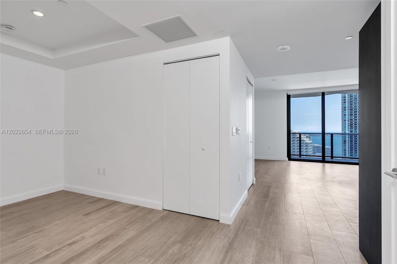 45 SW 9th St , Unit 3502, Miami, FL 33130 Photo