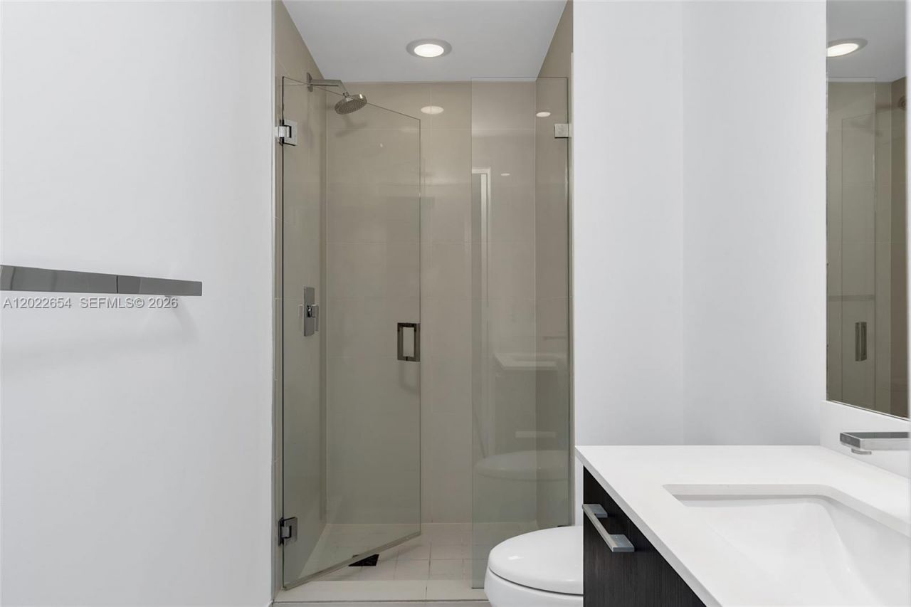 45 SW 9th St , Unit 3502, Miami, FL 33130 Photo