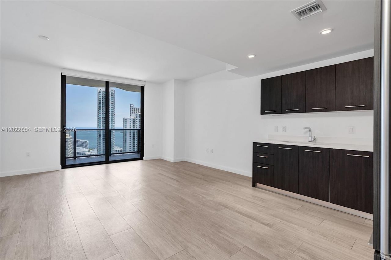 45 SW 9th St , Unit 3502, Miami, FL 33130 Photo