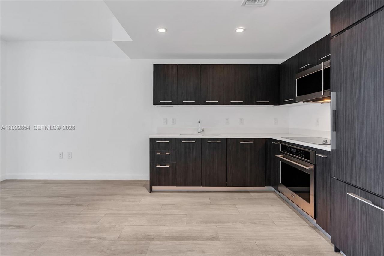 45 SW 9th St , Unit 3502, Miami, FL 33130 Photo
