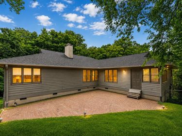 213 Hillsborough Street, Chapel Hill, NC 27514