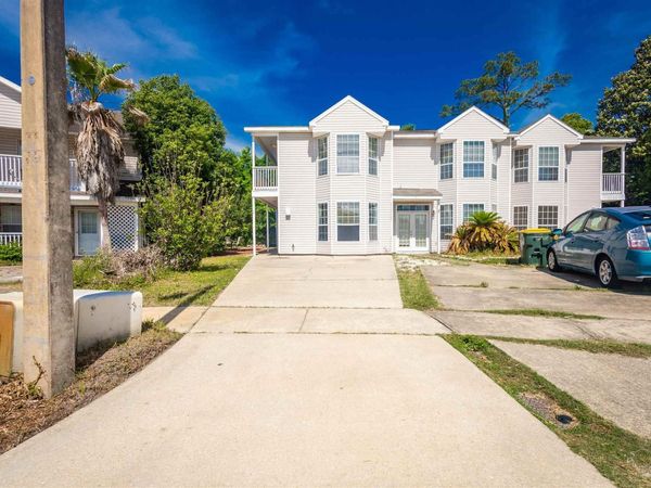 13 SE Chatelaine Cir, Ft Walton Beach, FL 32548