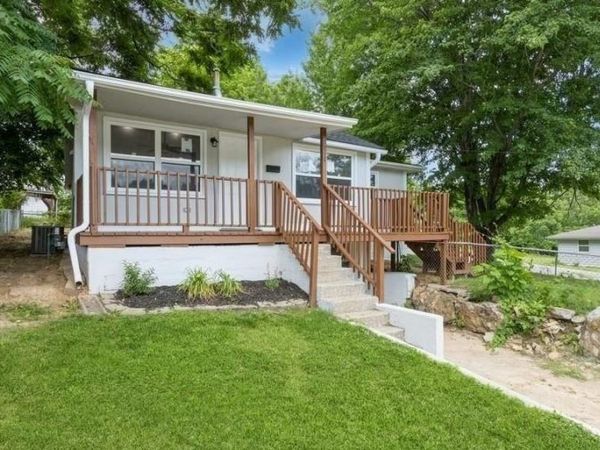 10918 E 15th Street, Independence, MO 64052