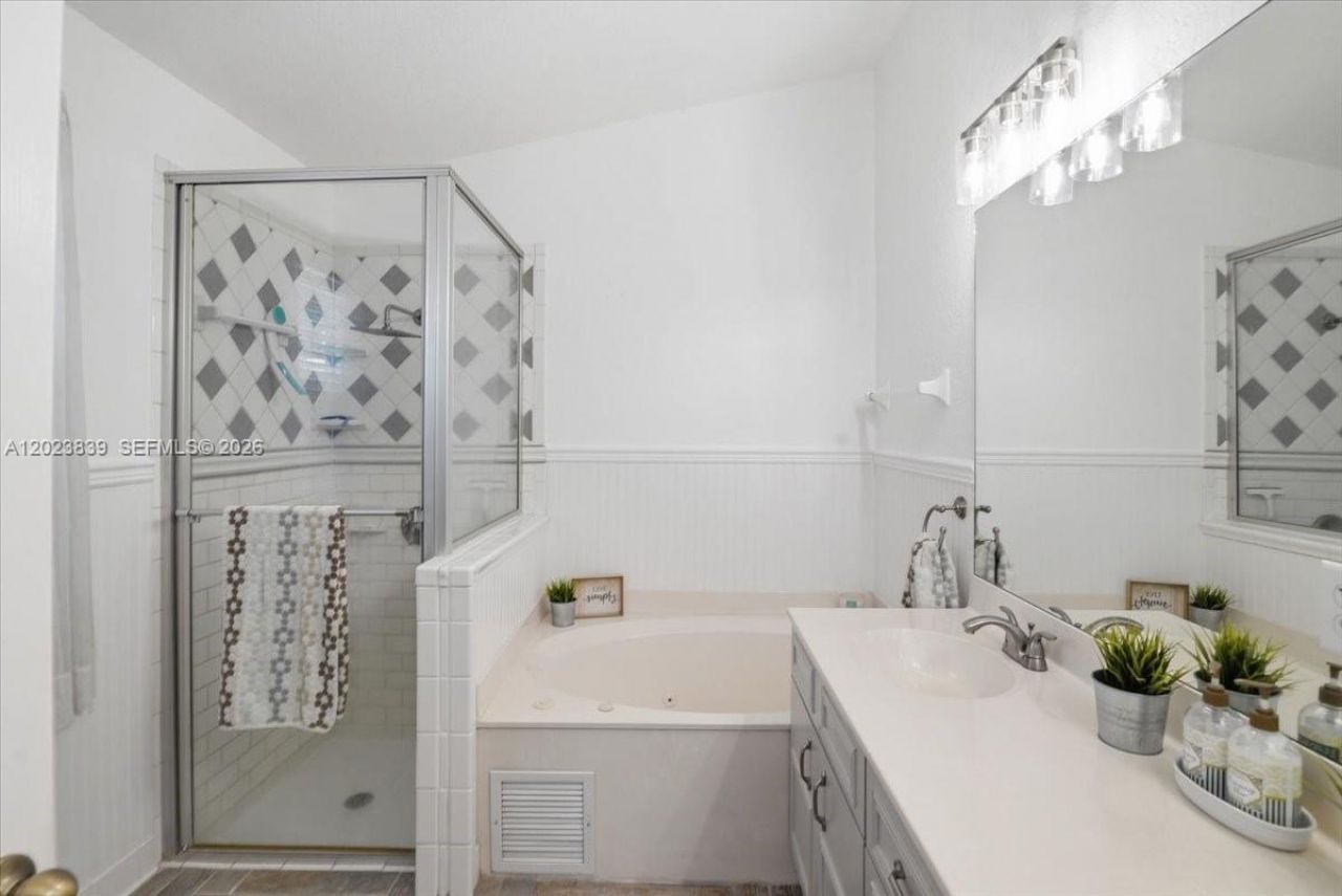 2181 NW 162nd Ter, Pembroke Pines, FL 33028 Photo