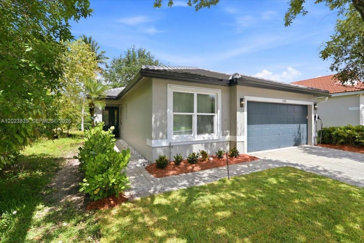 2181 NW 162nd Ter, Pembroke Pines, FL 33028 Photo