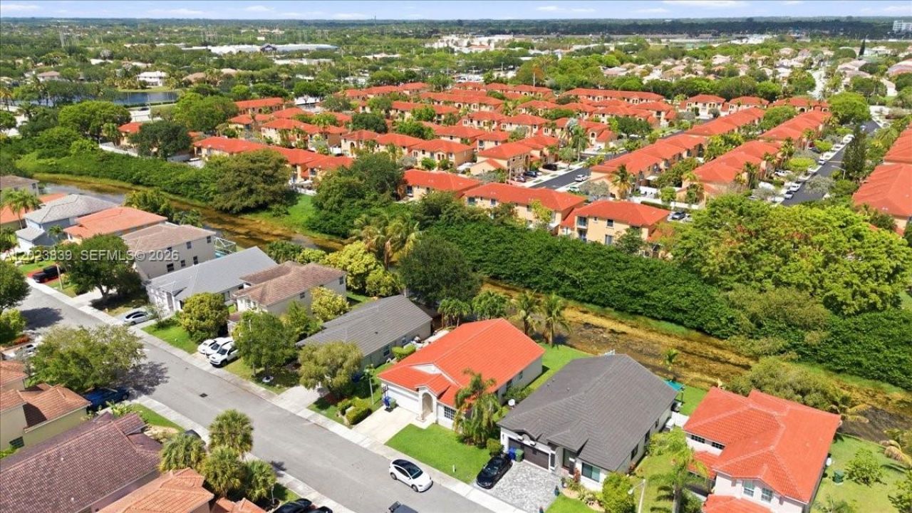 2181 NW 162nd Ter, Pembroke Pines, FL 33028 Photo