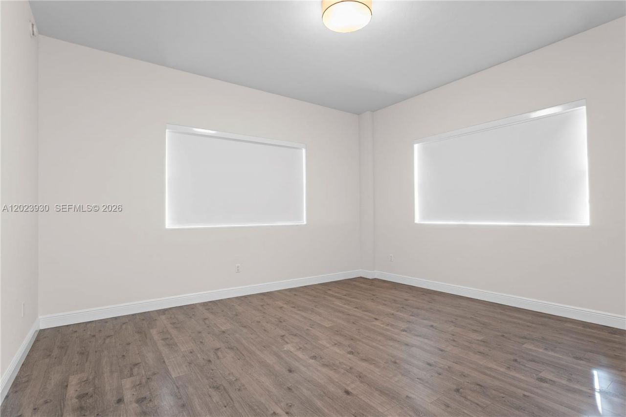15051 Royal Oaks Ln , Unit 101, North Miami, FL 33181 Photo