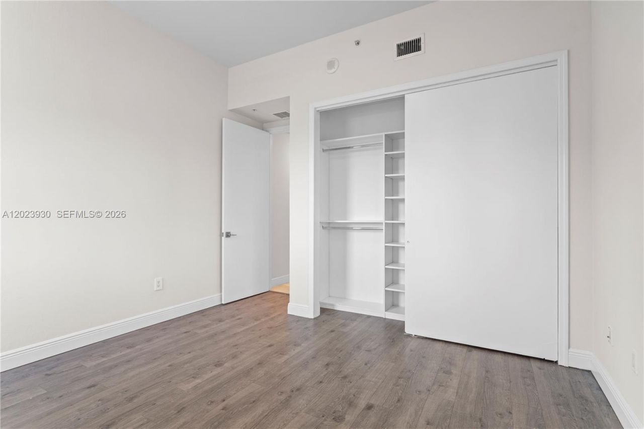15051 Royal Oaks Ln , Unit 101, North Miami, FL 33181 Photo