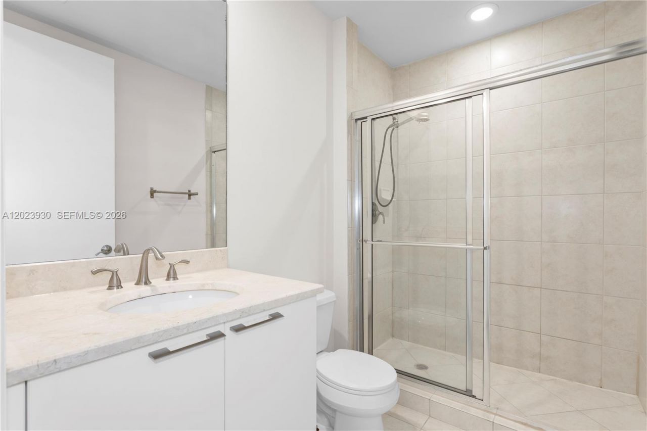 15051 Royal Oaks Ln , Unit 101, North Miami, FL 33181 Photo