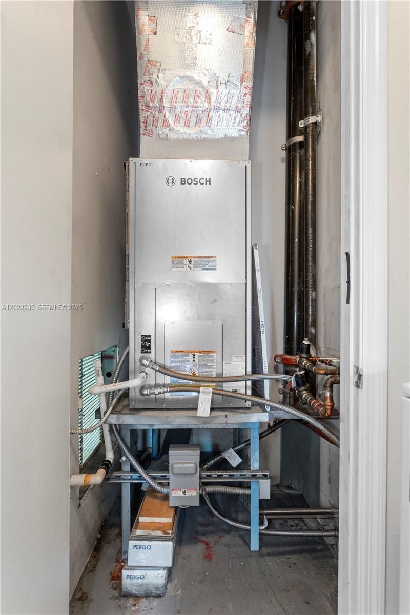 15051 Royal Oaks Ln , Unit 101, North Miami, FL 33181 Photo