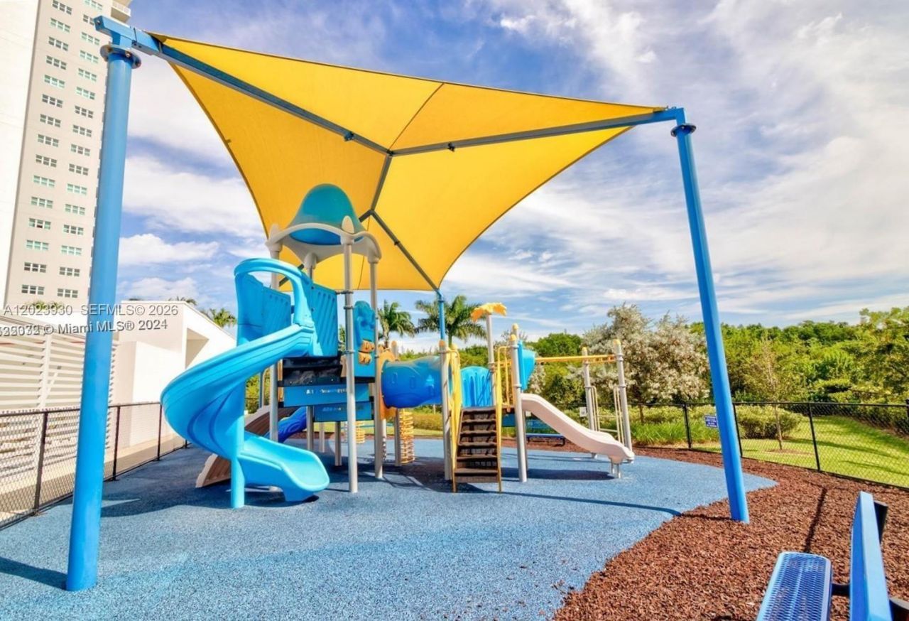 15051 Royal Oaks Ln , Unit 101, North Miami, FL 33181 Photo