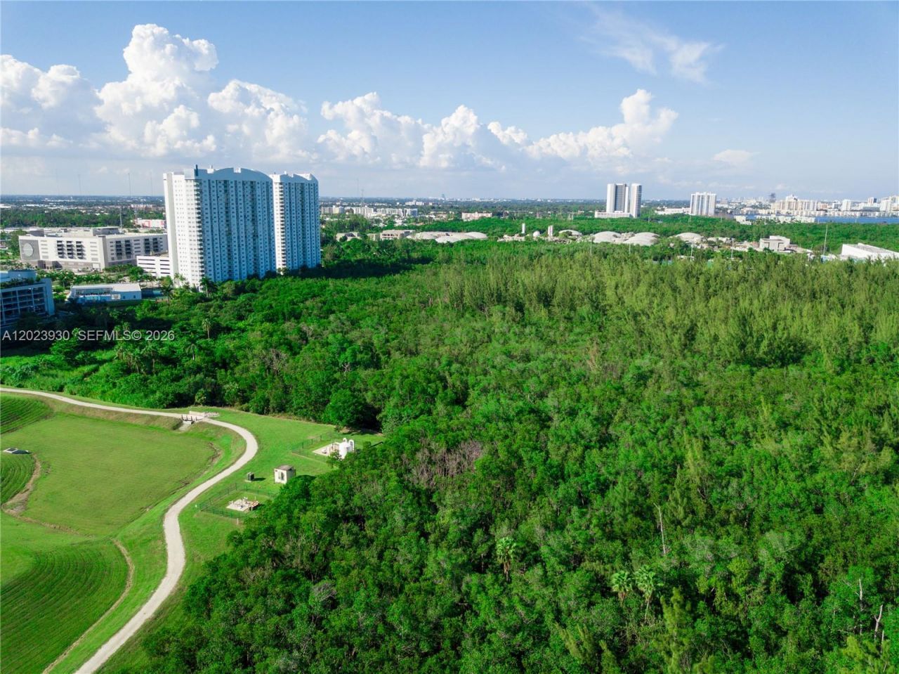 15051 Royal Oaks Ln , Unit 101, North Miami, FL 33181 Photo