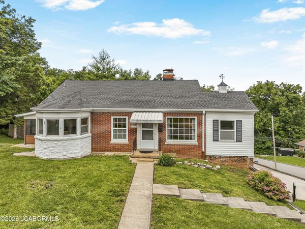 1134 PAMELA DRIVE, Jefferson City, MO 65109