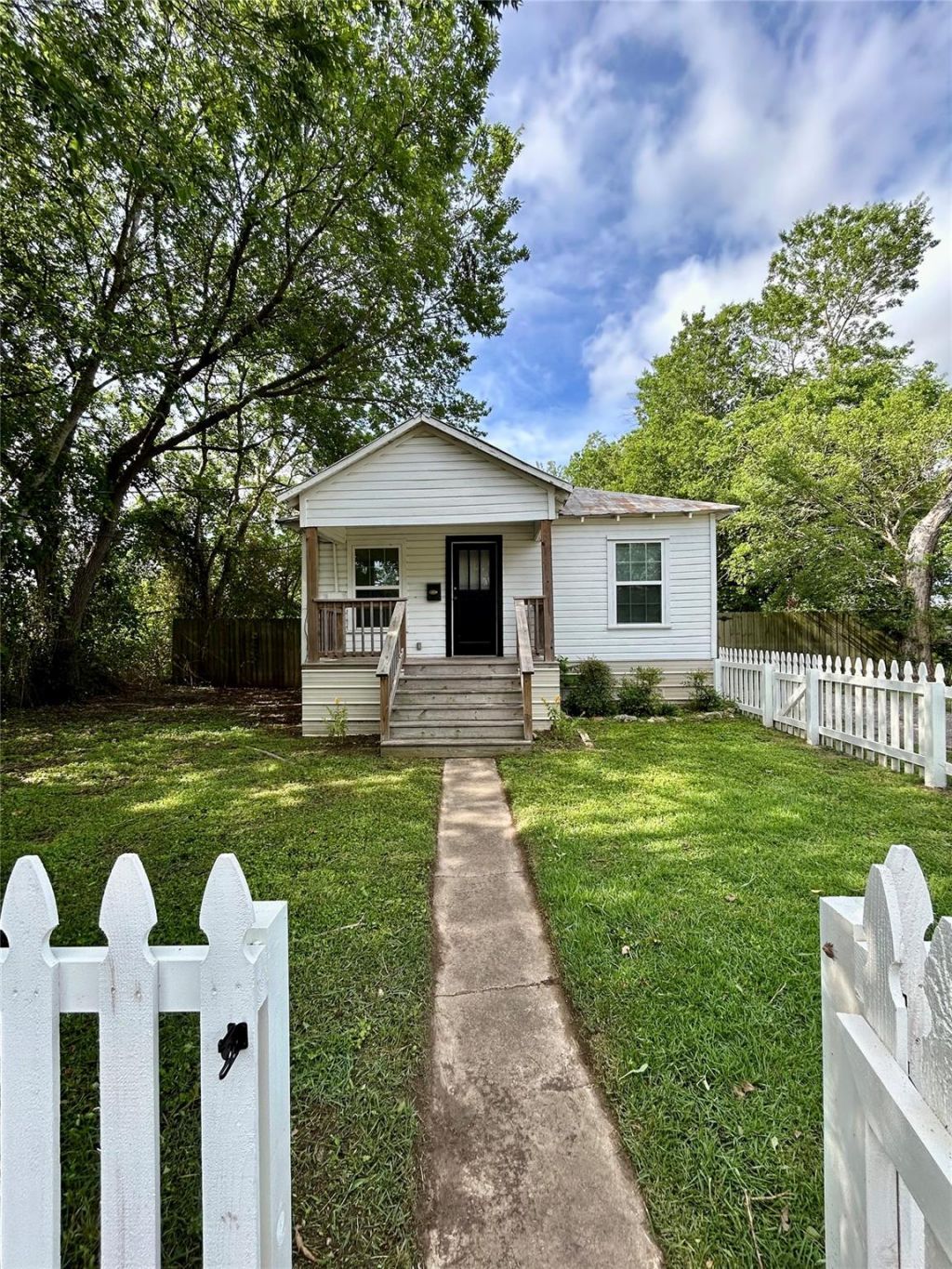1109 Emile St, Bastrop, TX 78602 Main Photo