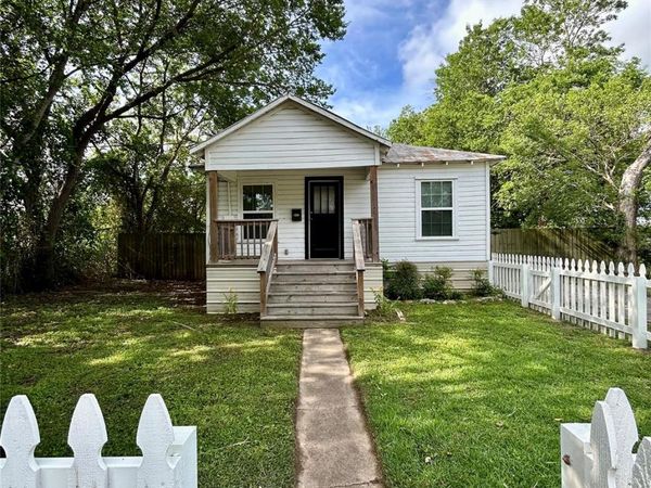 1109 Emile ST, Bastrop, TX 78602