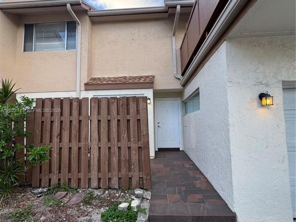 8231 NW 8th Pl , Unit 3, Plantation, FL 33324