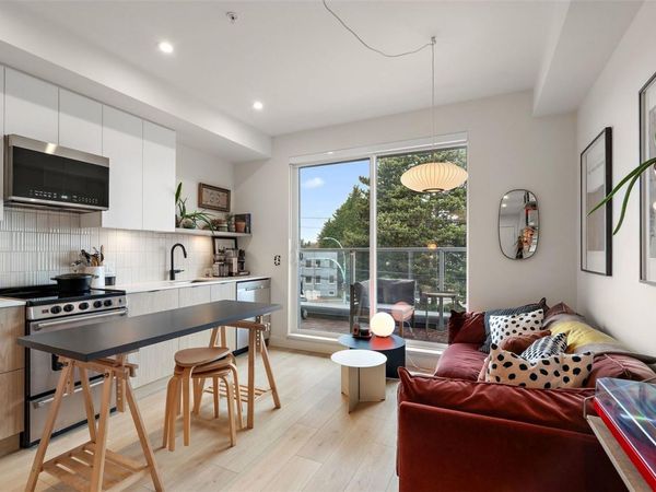 1301 Hillside Ave, Unit #306, Victoria, BC V8T 0E3
