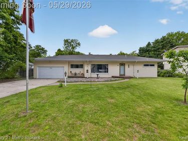 985 S Park Street, Highland Twp, MI 48356