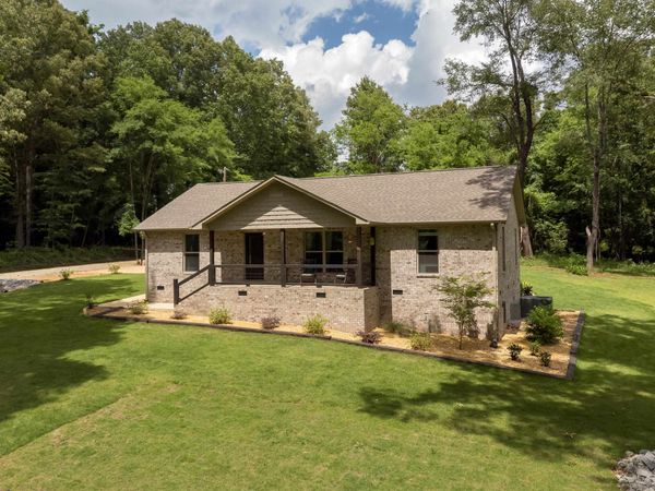 49 Dundrum Ct, Muscle Shoals, AL 35661